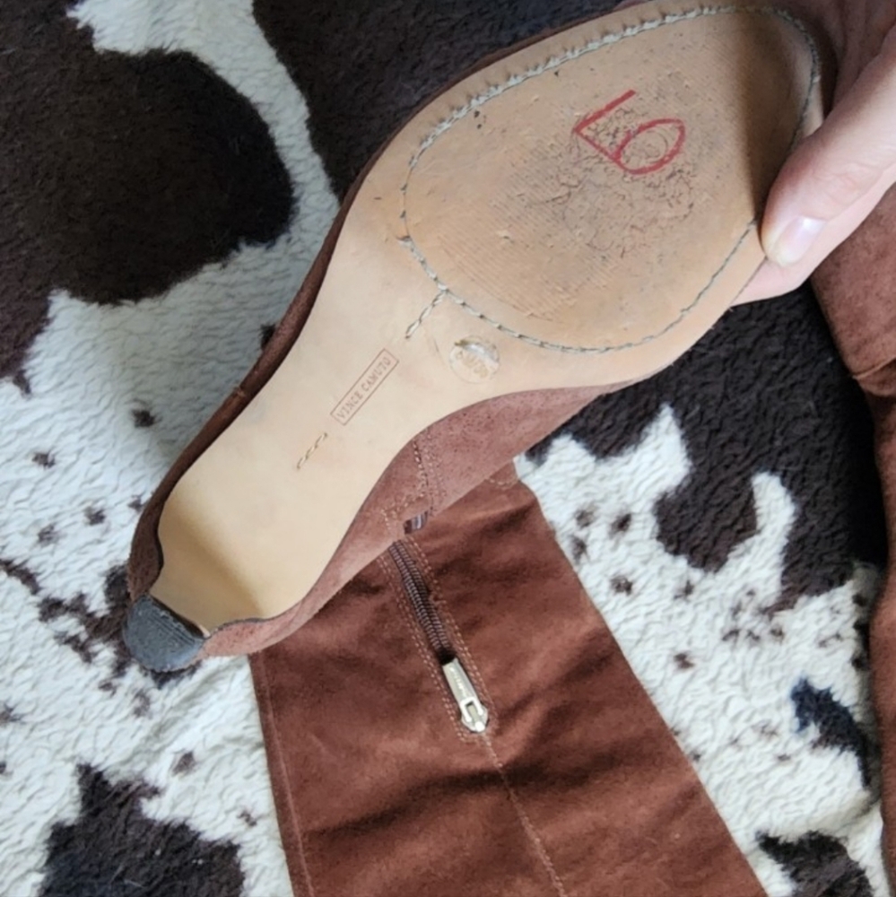 "VINCE CAMUTO" WOMEN'S GENUINE SUEDE HEELED BOOTS - BROWN - Picture 3 of 8